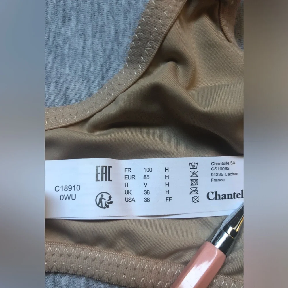 Chantelle 38 FF Magnifique Seamless Unlined Minimizer Bra Nude Sand C18910